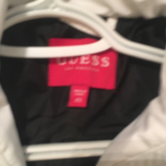 EUC Guess Los Angeles packable puffer cinched , quilted - Picture 3 of 3
